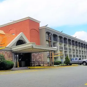 Hotel Howard Johnson By Wyndham Nj Clifton